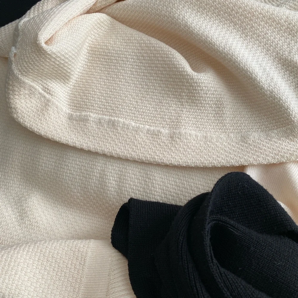 Chanel women vintage 2007 cream black knit dress size 40 $2999